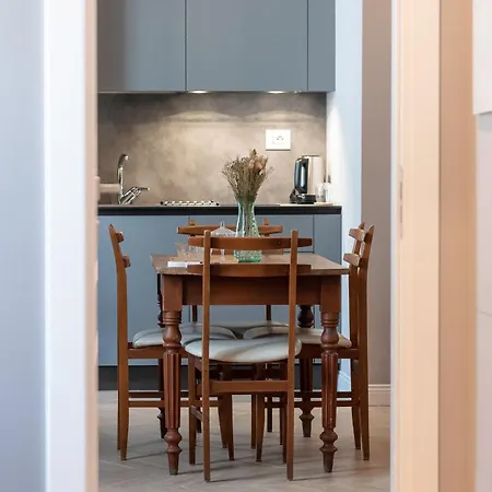 Regina Boutique * ترييستي